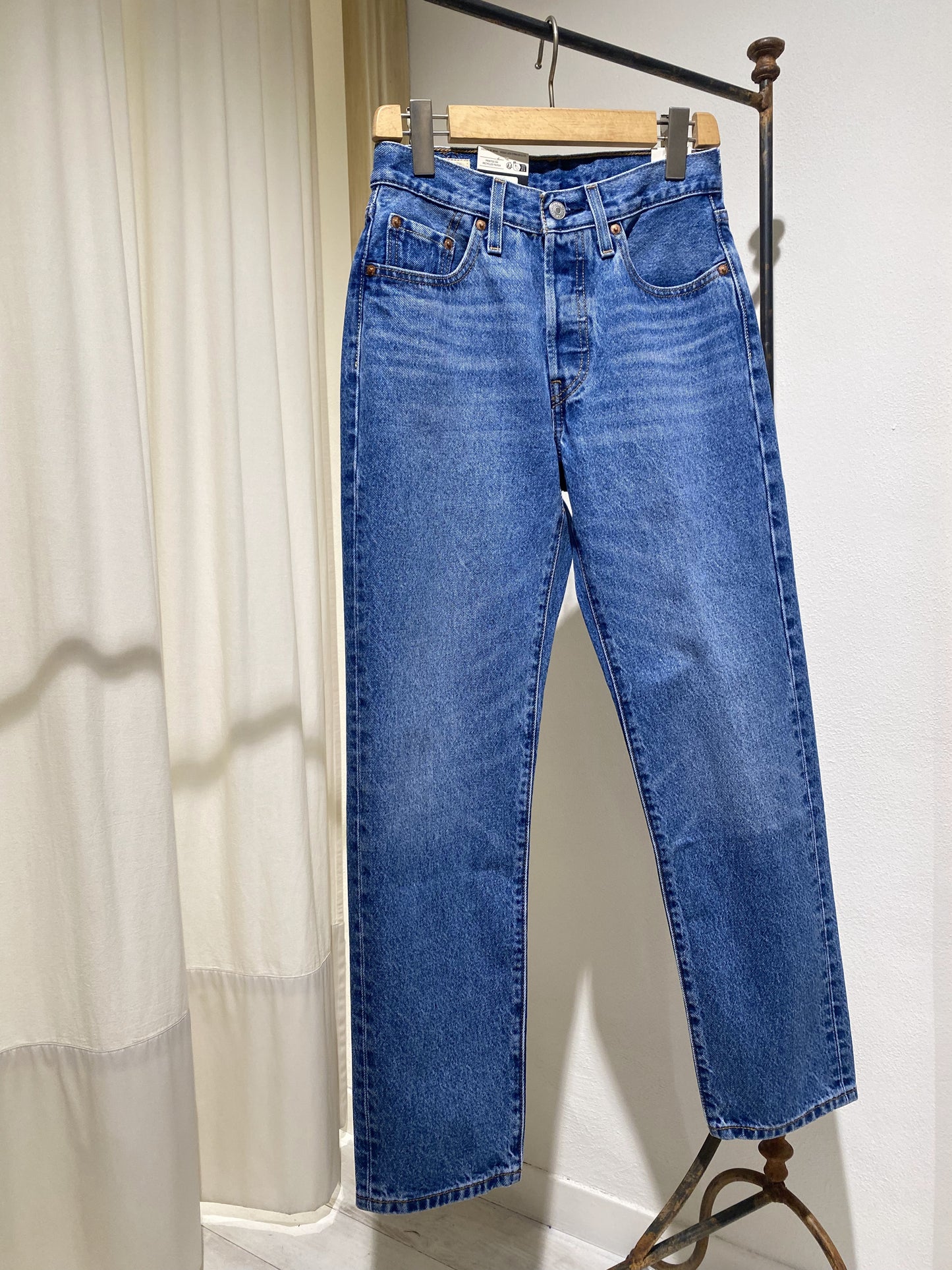 W 501® Levi's® Crop Jeans Mid Wash