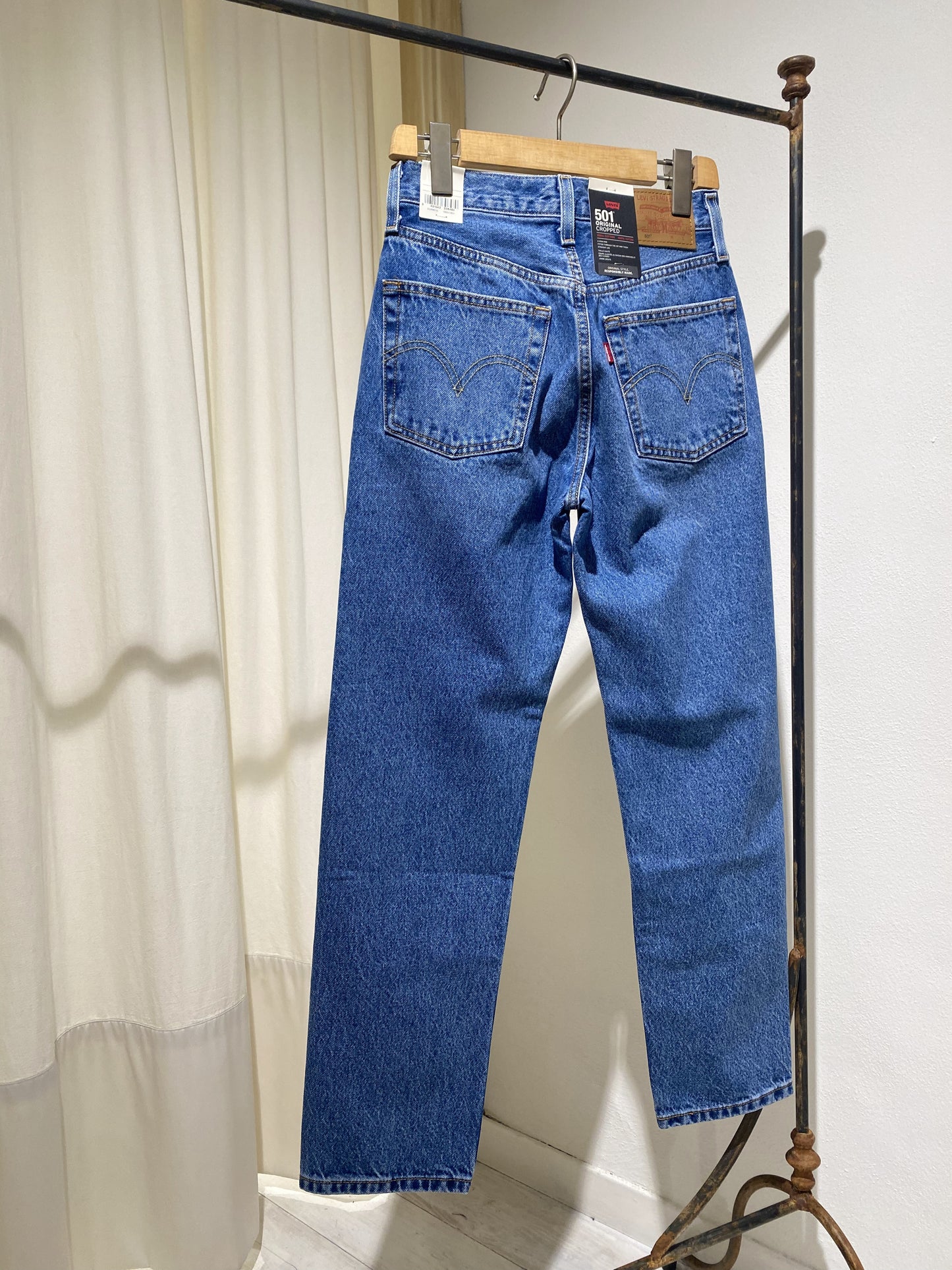 W 501® Levi's® Crop Jeans Mid Wash