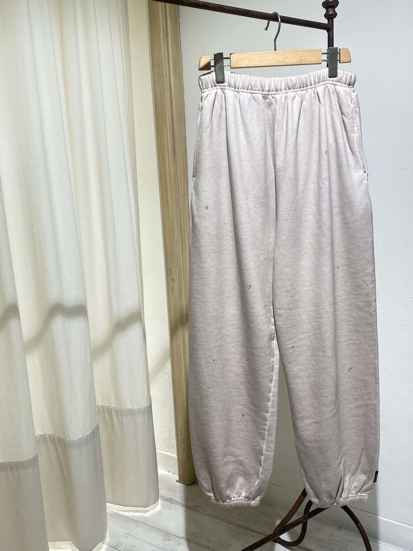 W SWEATPANT STAND ALONÉ BEIGE