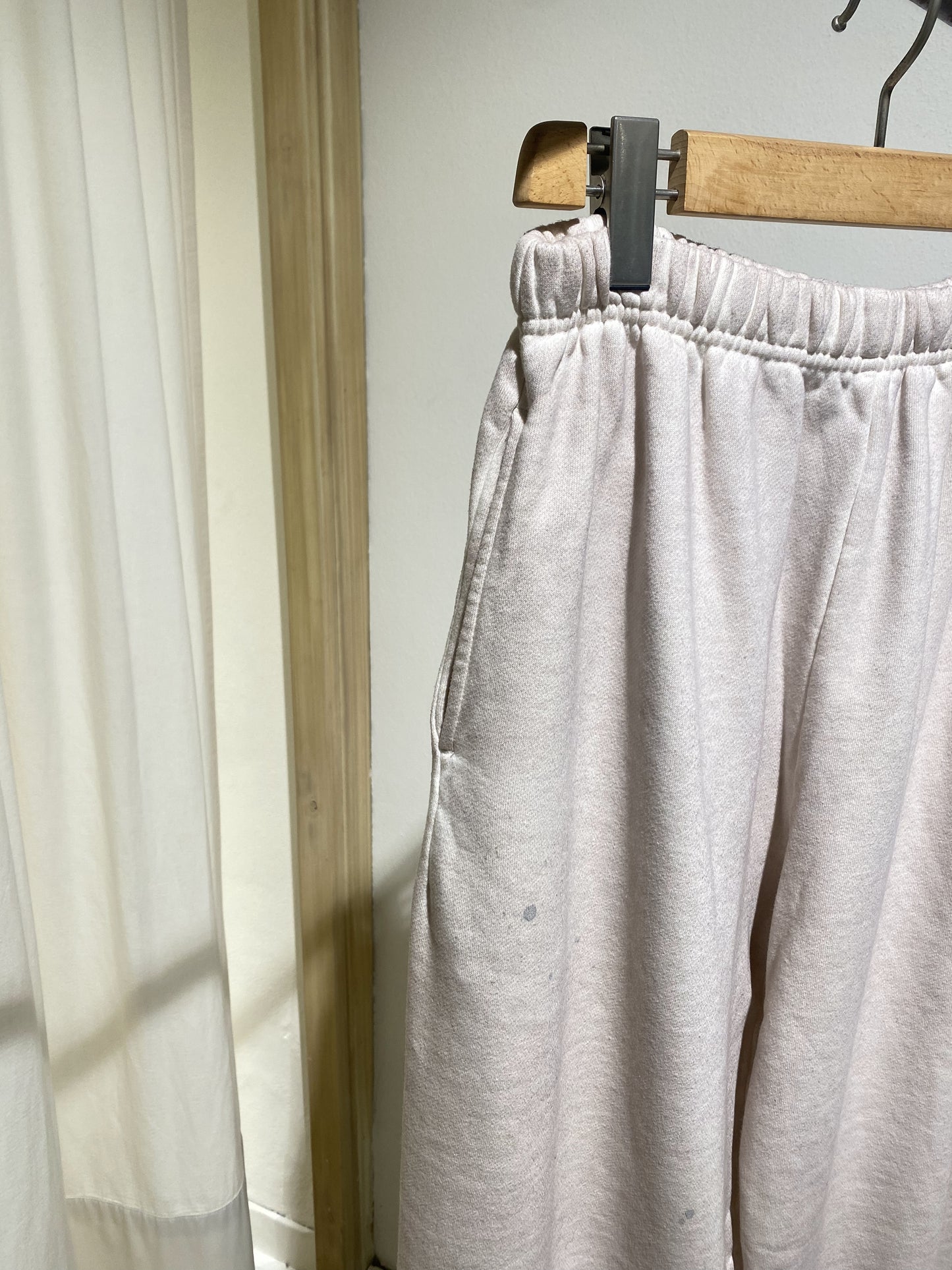 W SWEATPANT STAND ALONÉ BEIGE