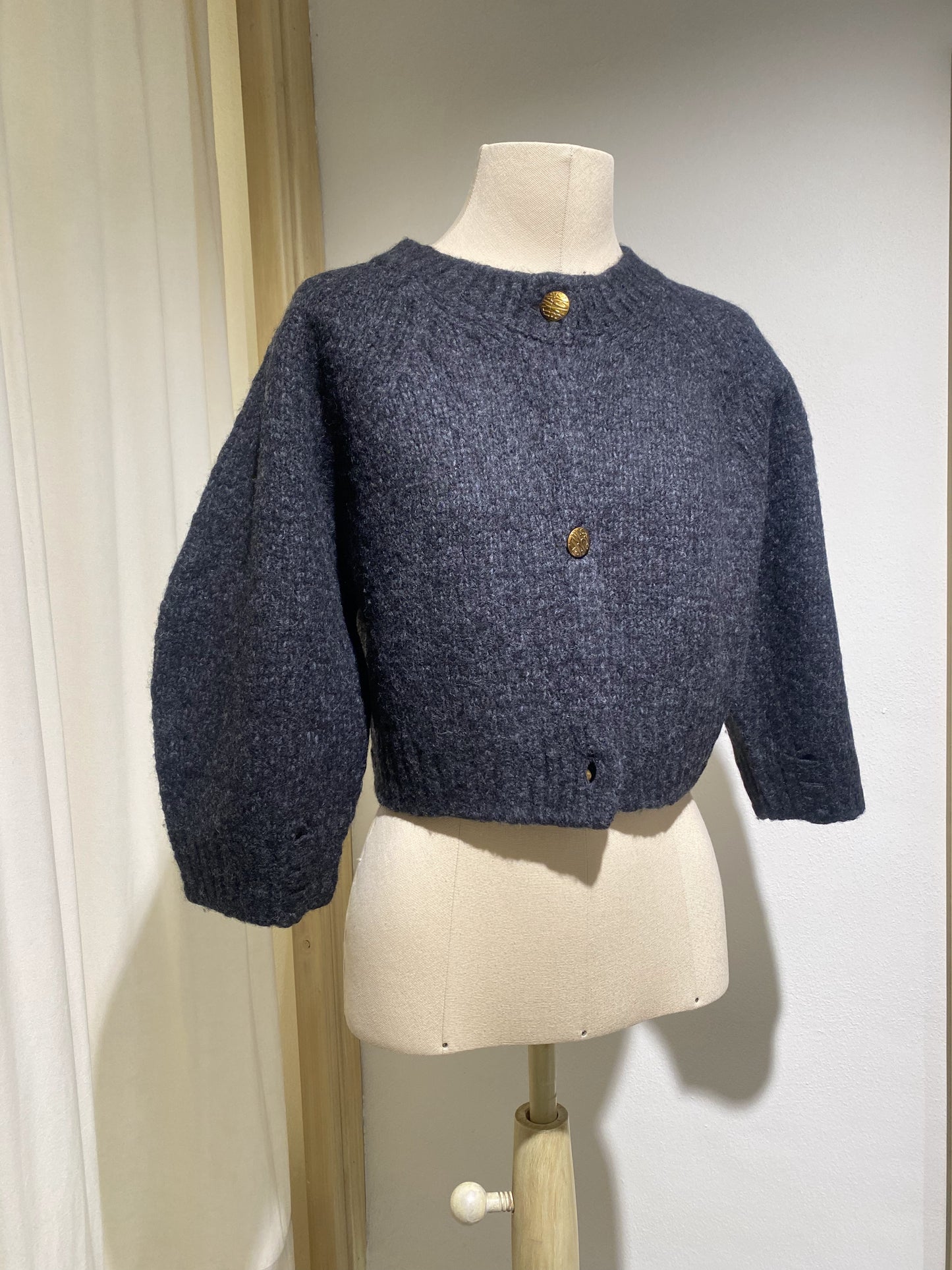 W KNITTED CARDIGAN STAND ALONÉ DARK GREY