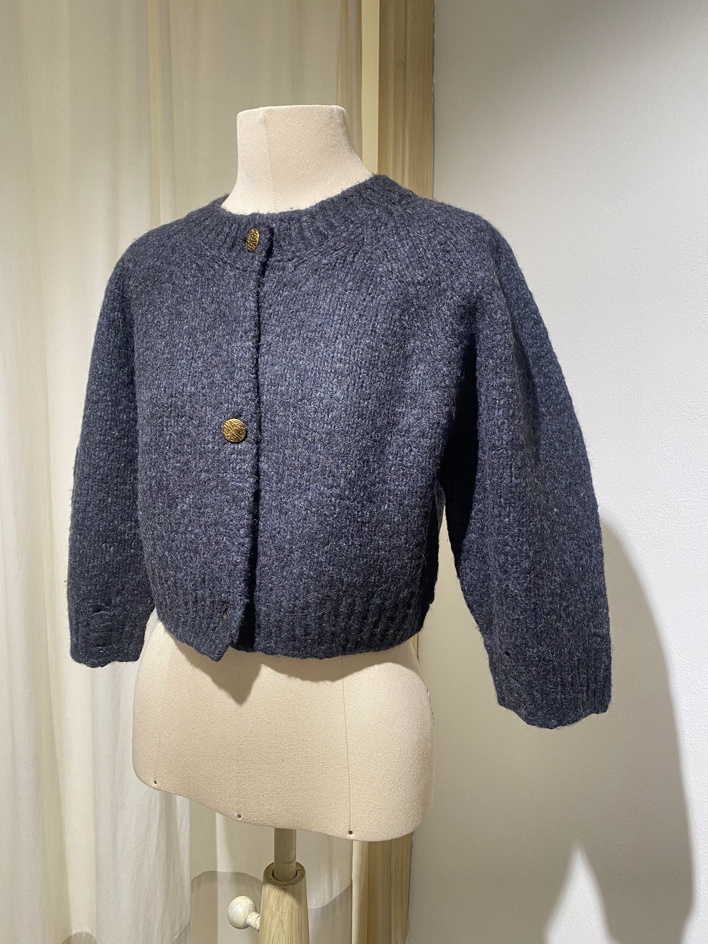 W KNITTED CARDIGAN STAND ALONÉ DARK GREY
