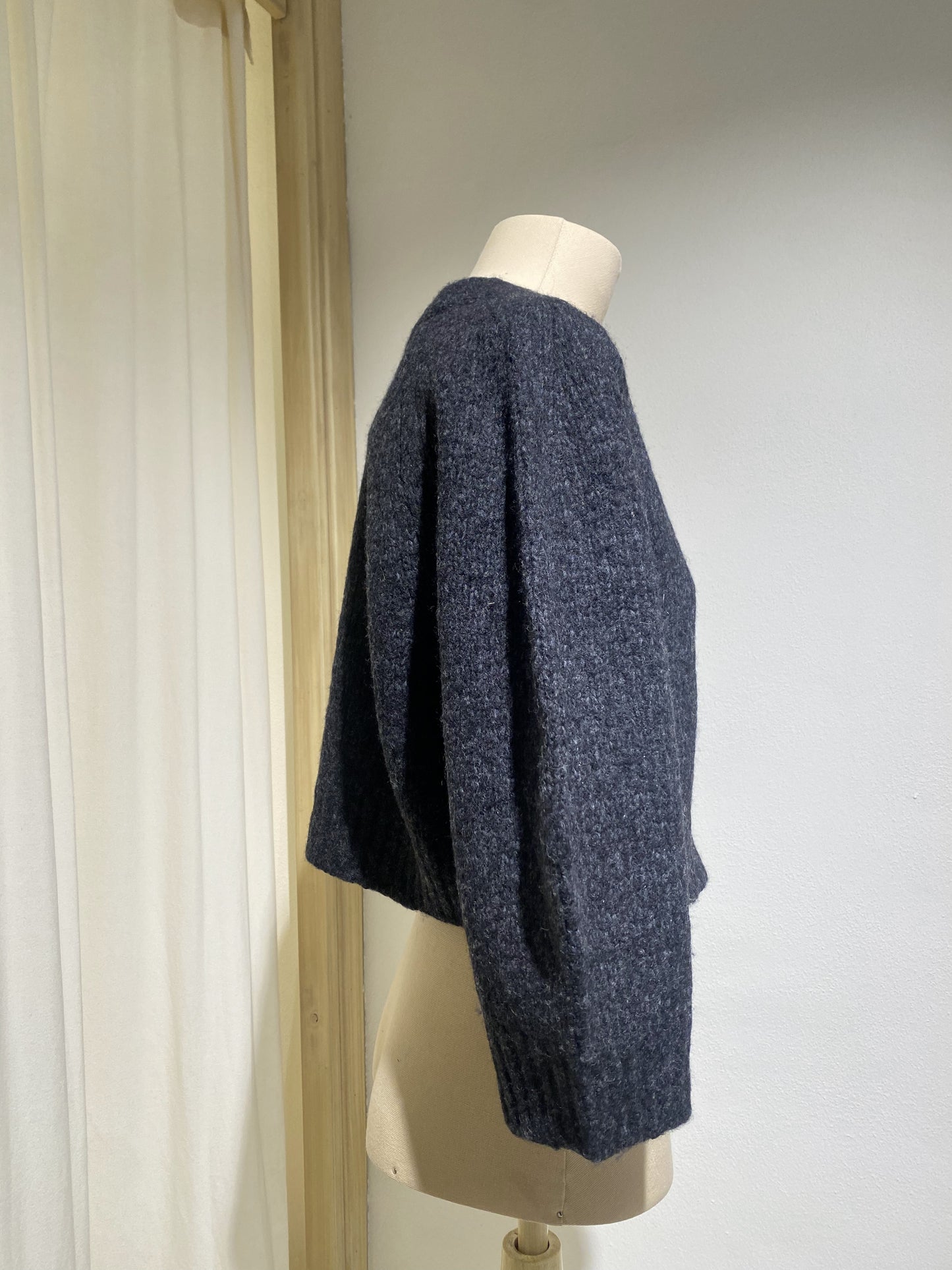 W KNITTED CARDIGAN STAND ALONÉ DARK GREY