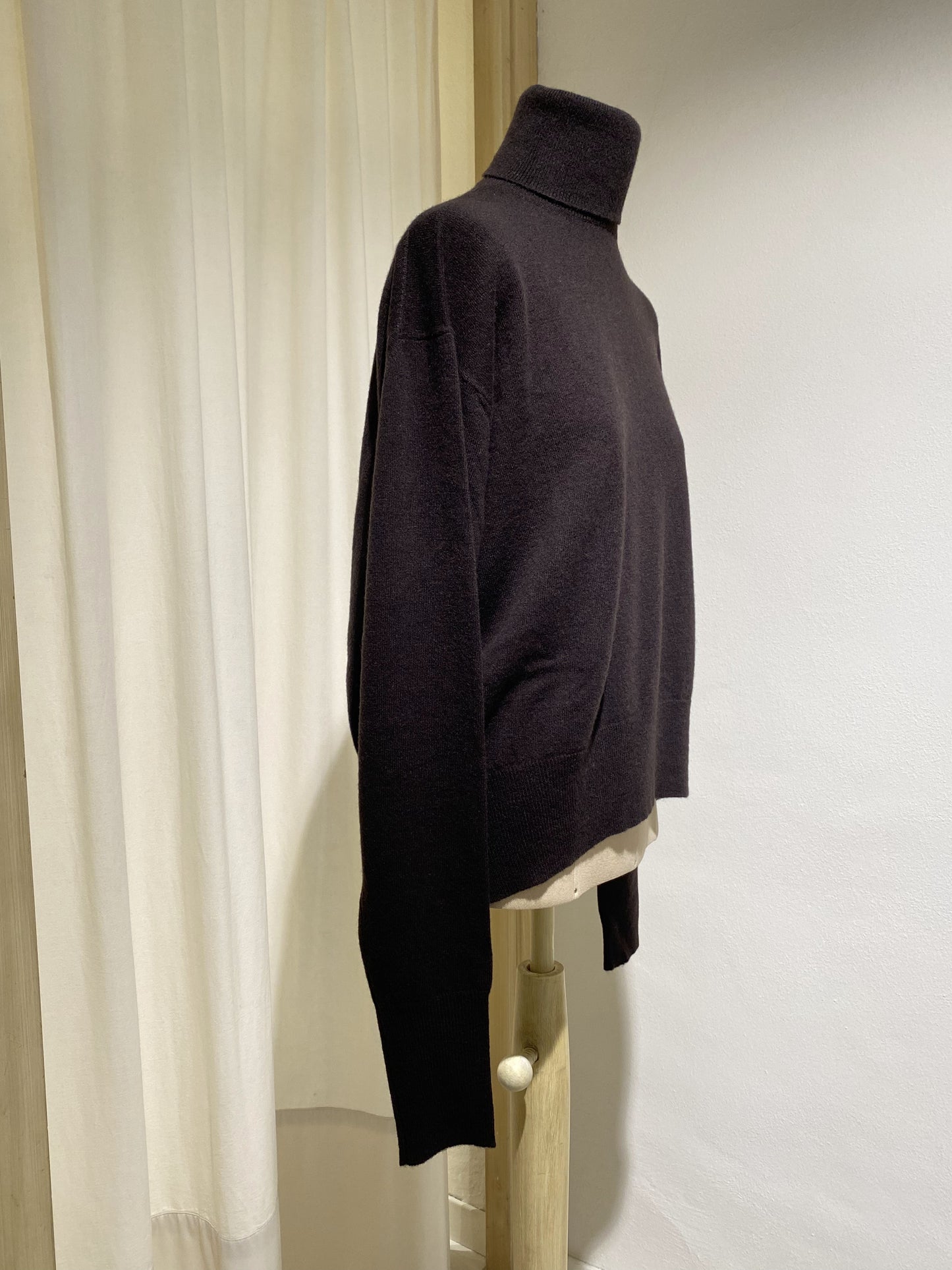 W SEATTLE PHIILI TURTLE NECK KNIT - COFFEE