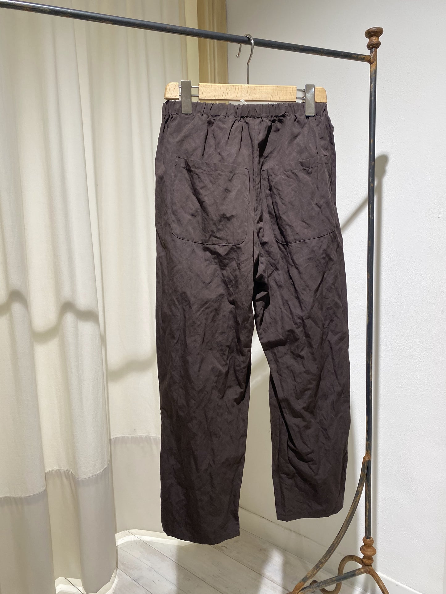 W ELASTIC WAIST TROUSERS APUTNOB CHOCOLATE BROWN