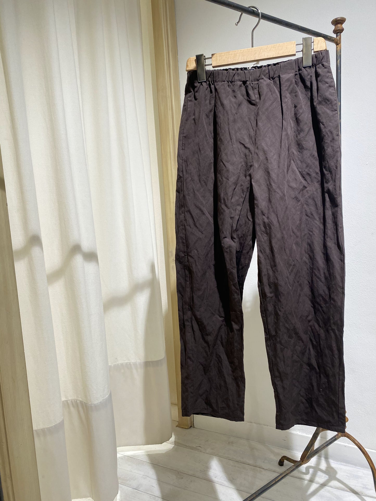 W ELASTIC WAIST TROUSERS APUTNOB CHOCOLATE BROWN
