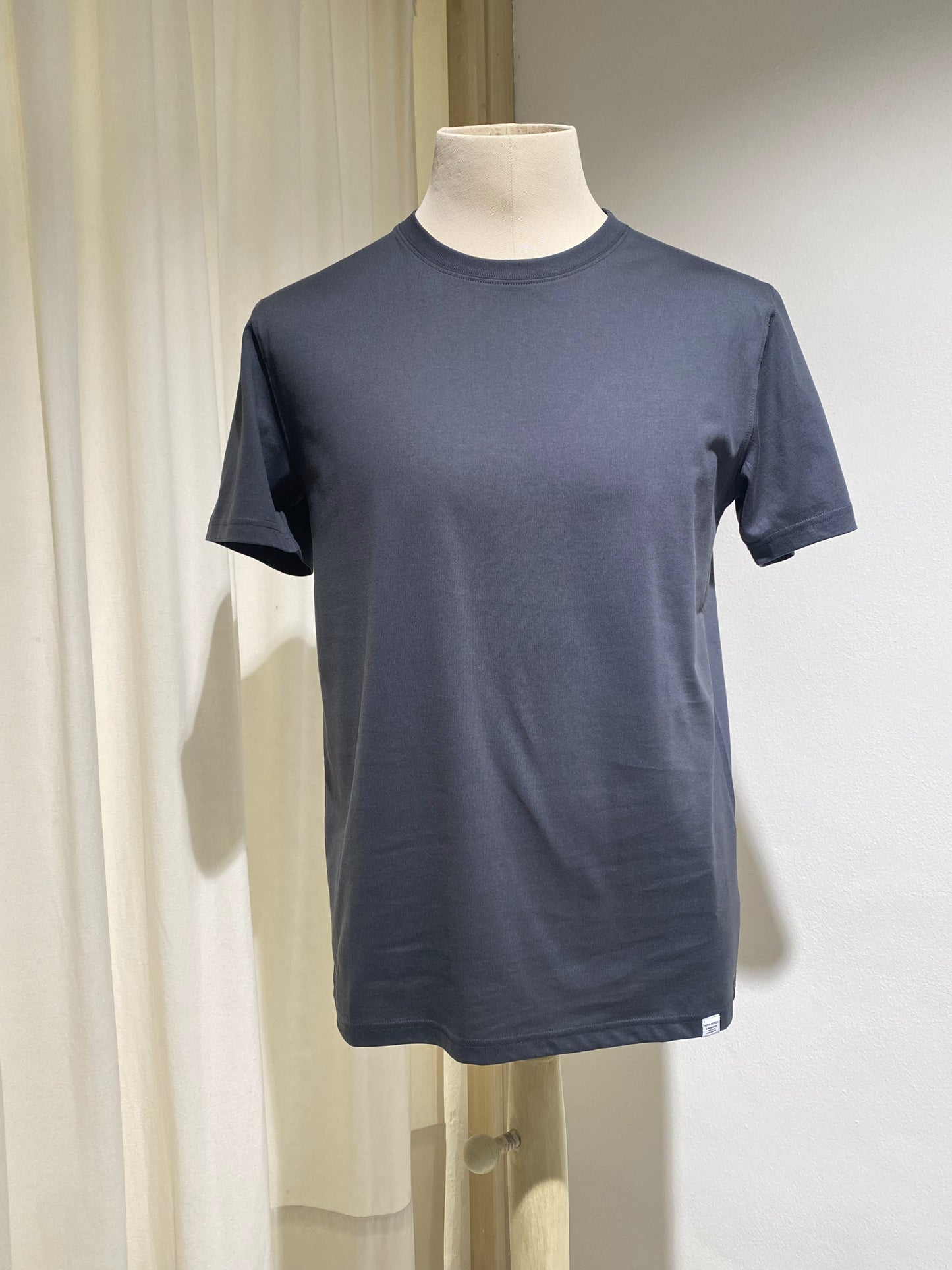M NIELS T-SHIRT SLIM ORGANIC NORSE PROJECTS - BATTELSHIP GREY