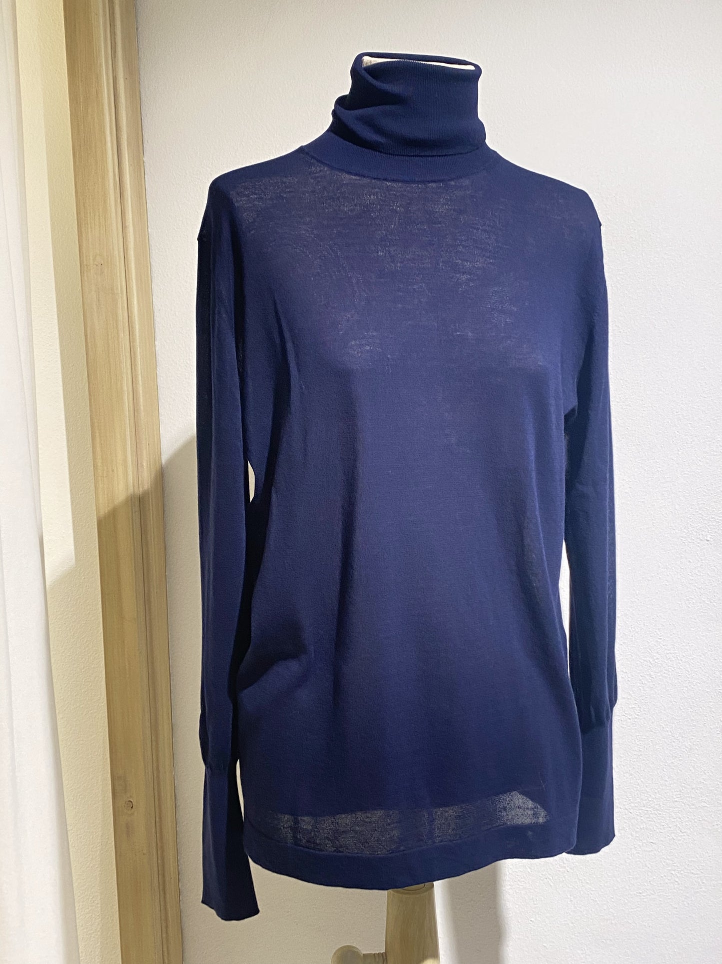 W NILO FINE CREPE COTTONE STUDIO NICHOLSON DARKEST NAVY