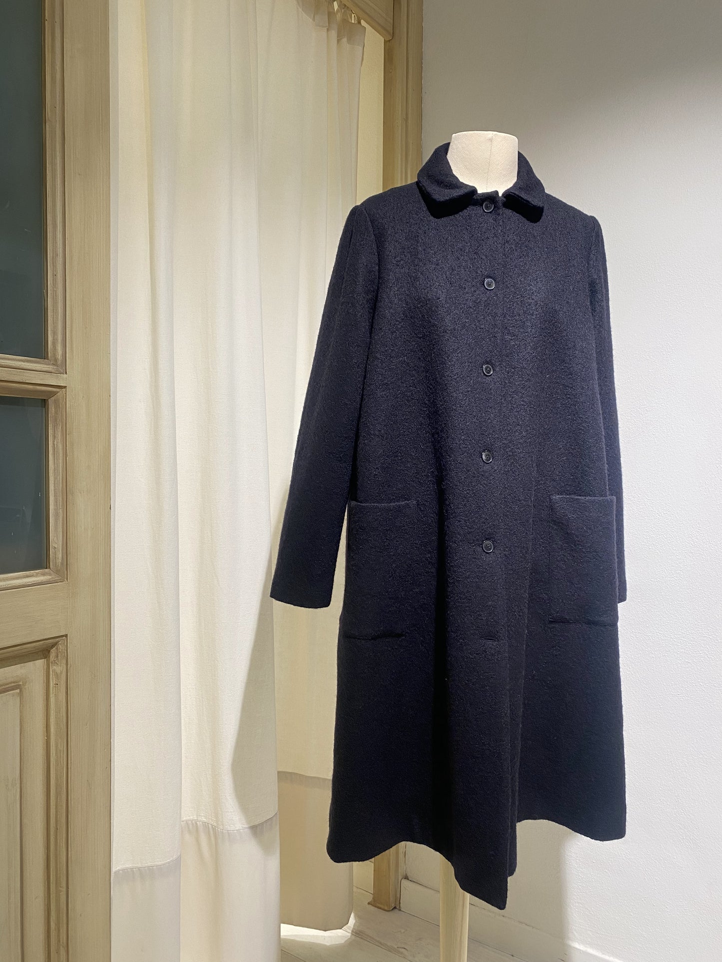 W COAT APUNTOB BLACK