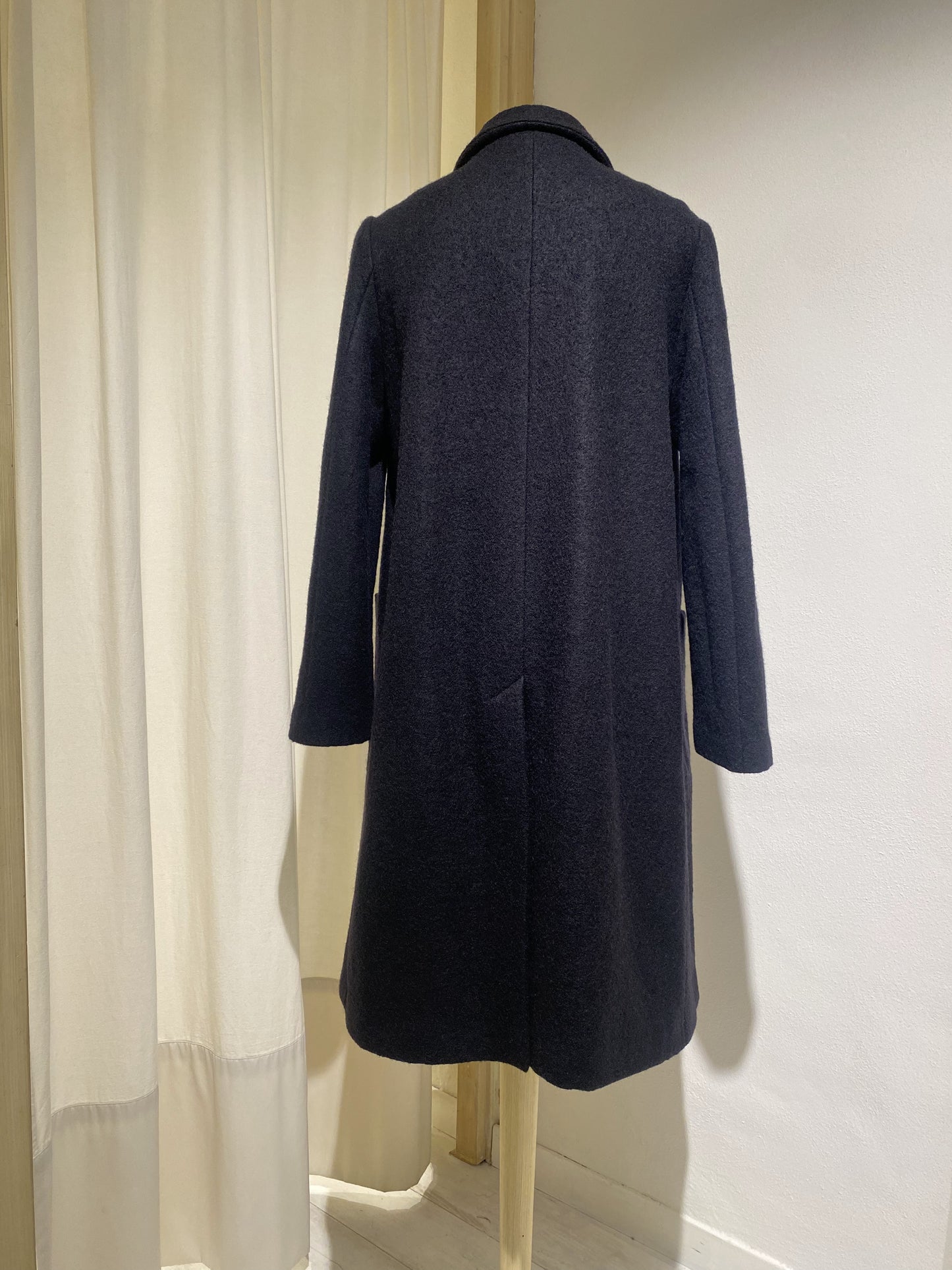 W COAT APUNTOB BLACK