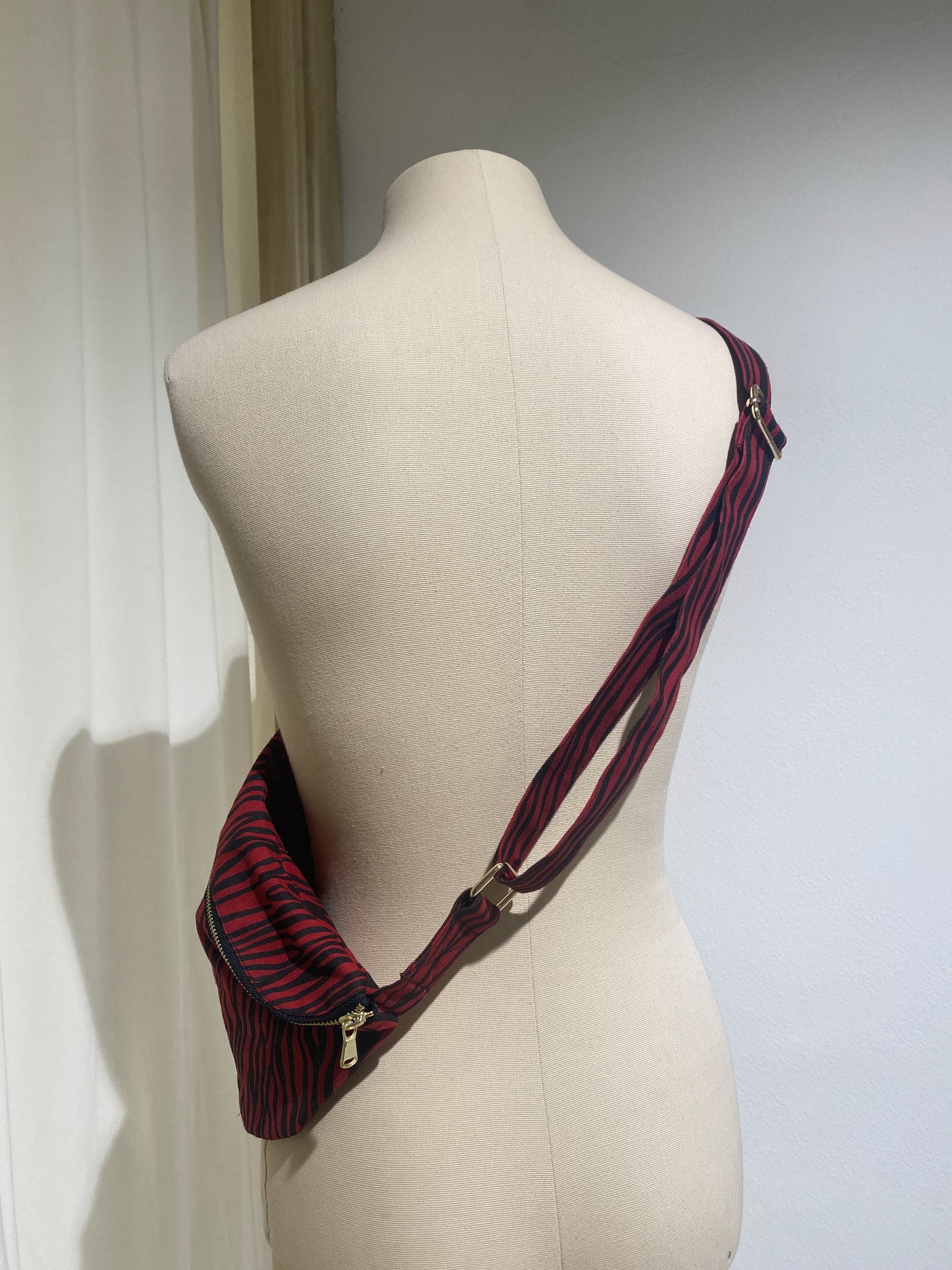 W CUSTINE XL THE WAIST BAG RED ZEBRA