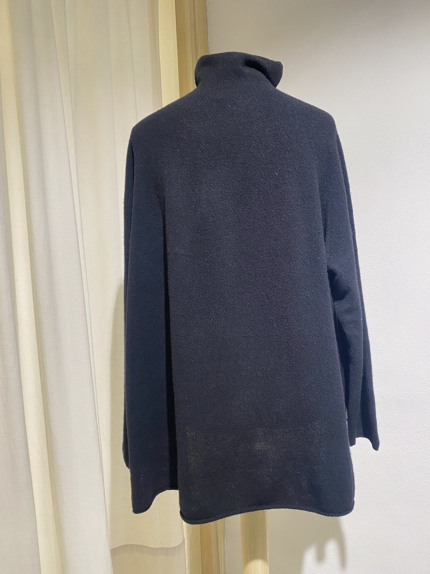 W KNITWEAR TURTLE NECK BLACK