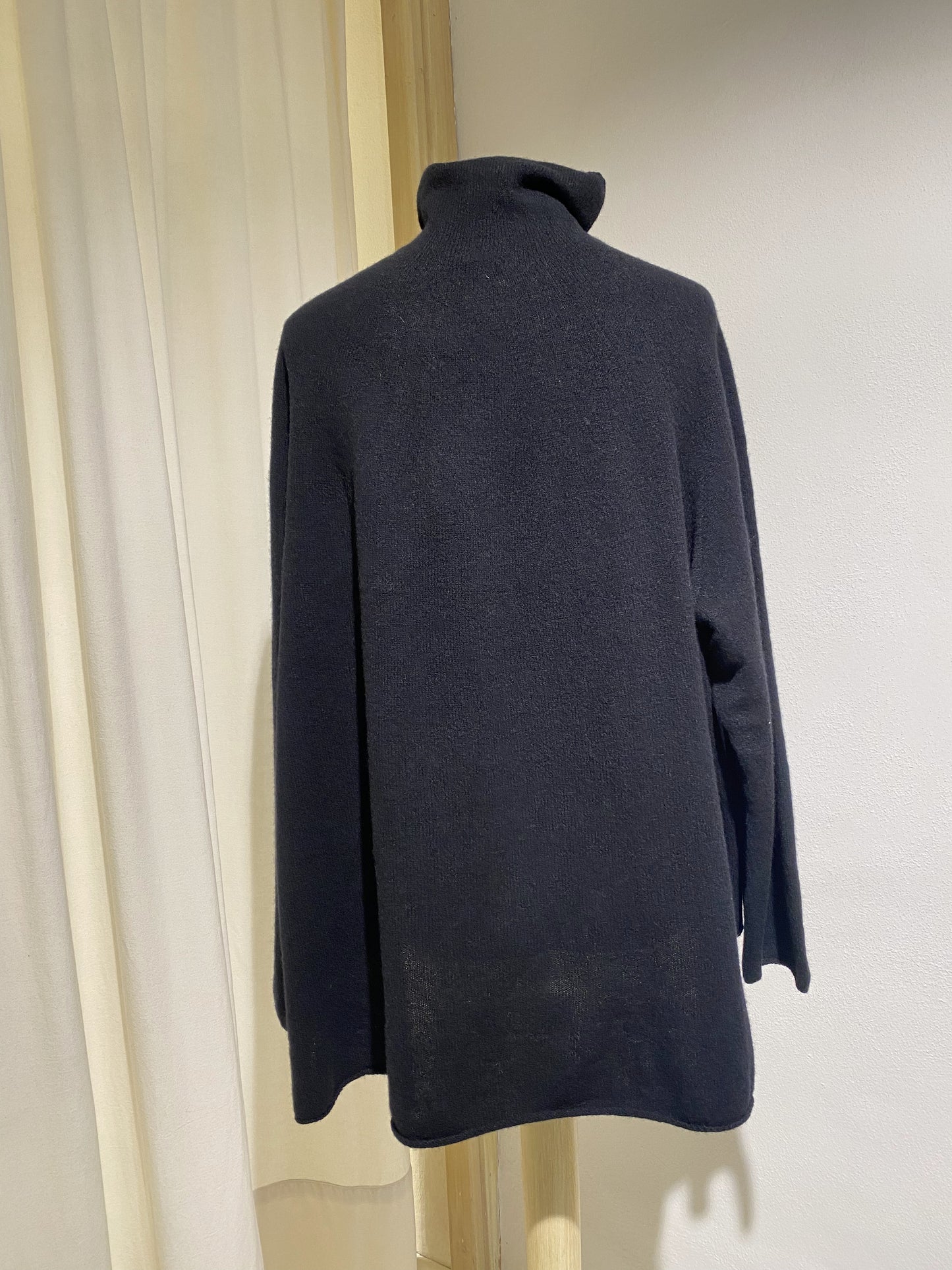 W KNITWEAR TURTLE NECK BLACK