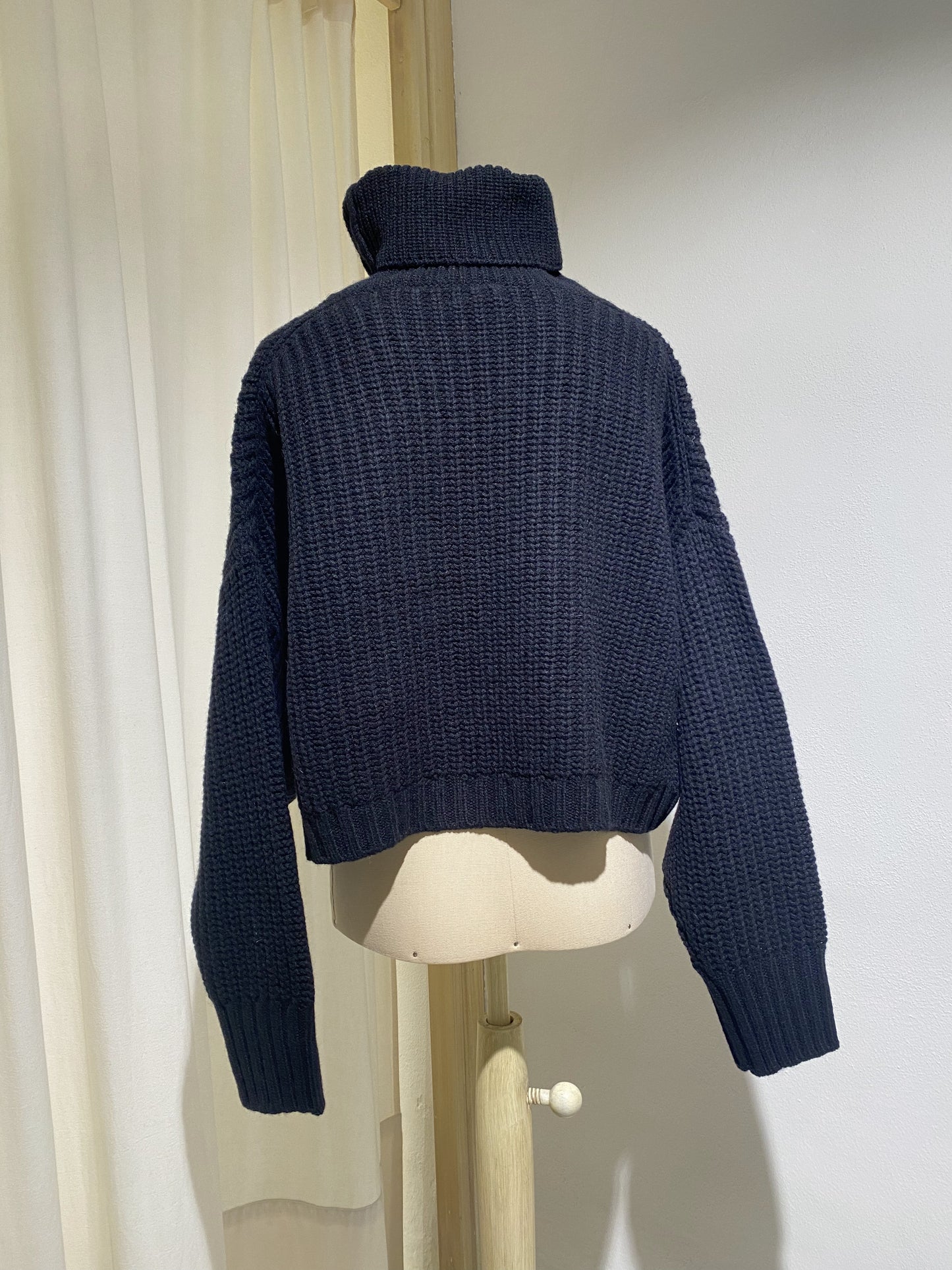 W RELAXED TURTLE NECK MA RY YA BLACK