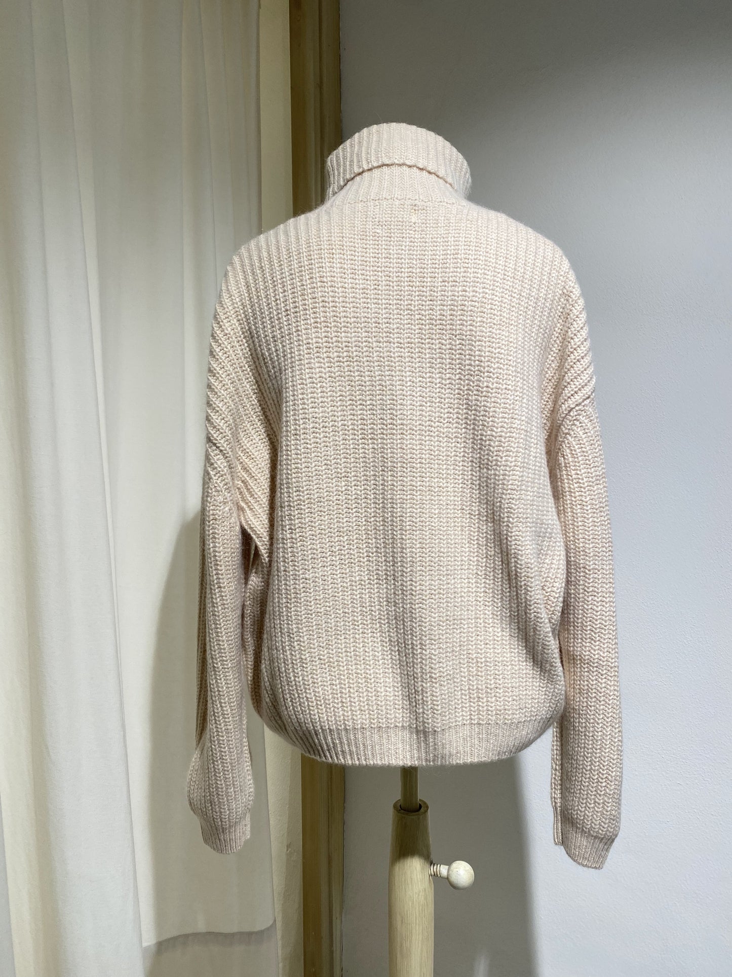W GARANO KNITWEAR TURTLE NECK NATURAL