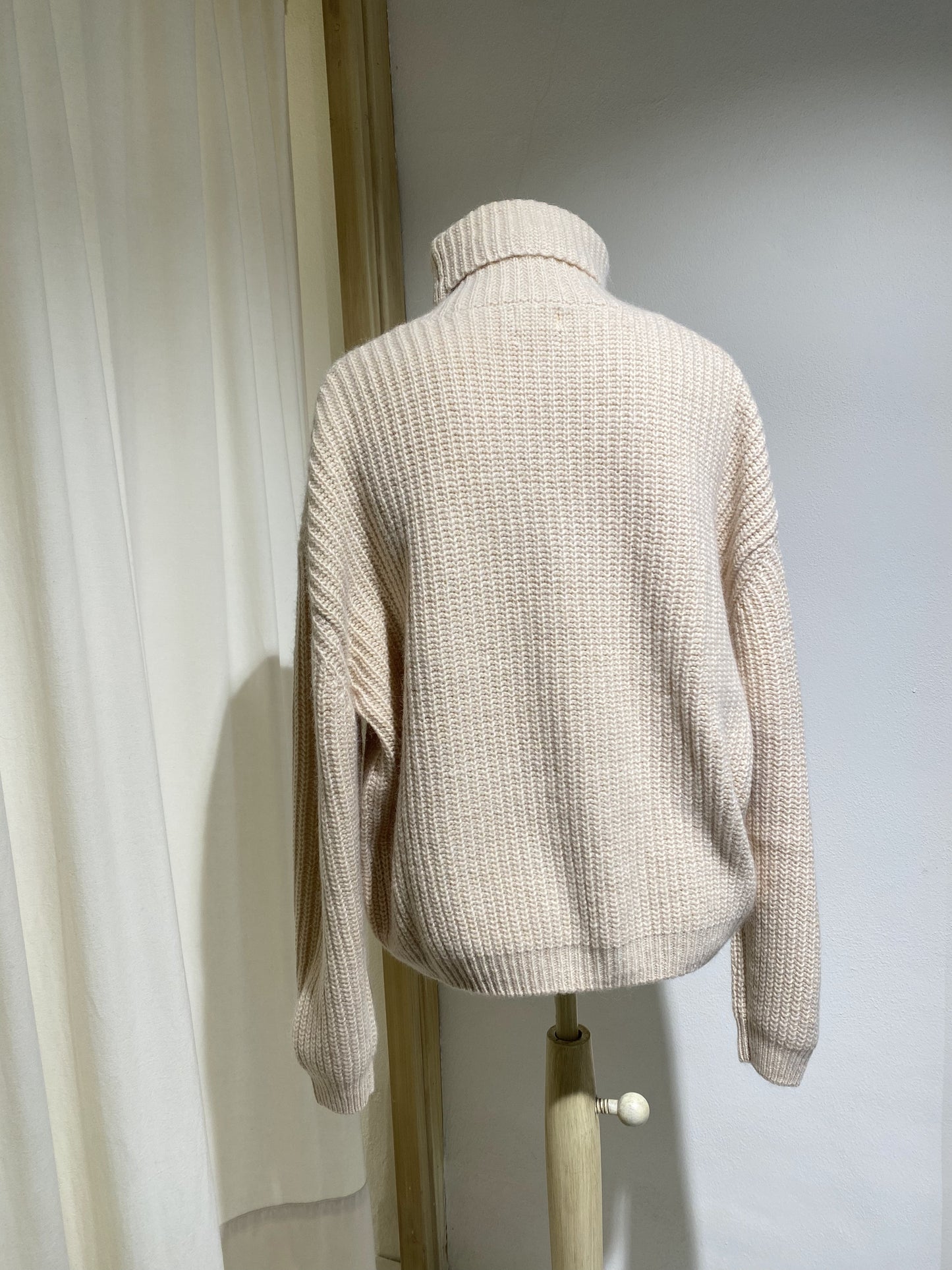 W GARANO KNITWEAR TURTLE NECK NATURAL