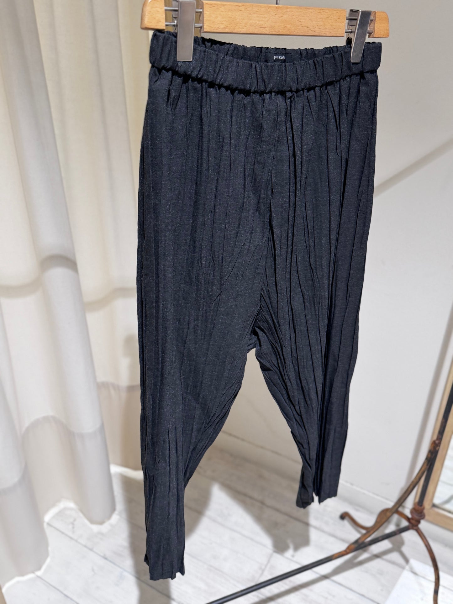 W Plissé Pant - PAS DE CALAIS - Dark Grey