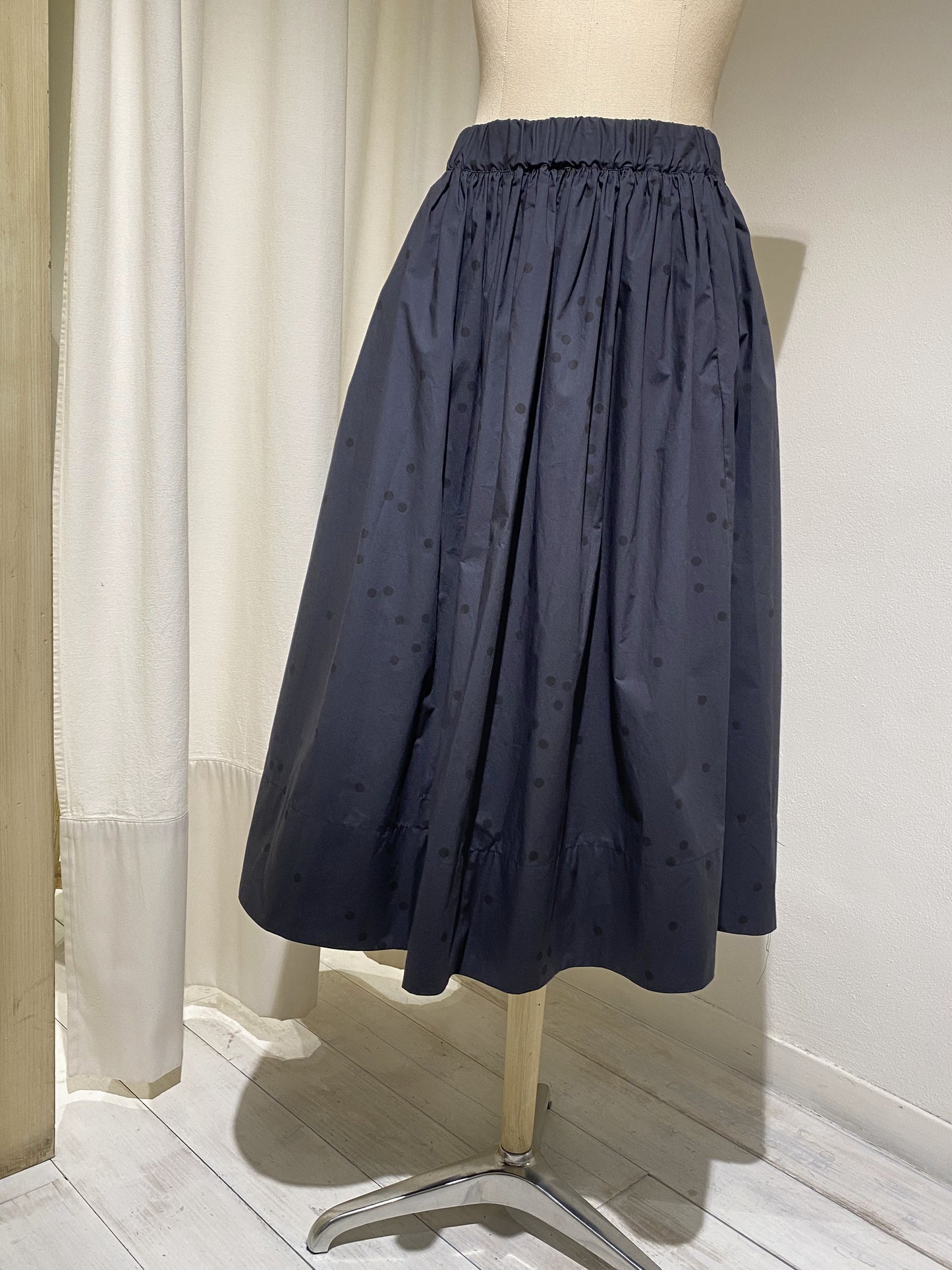 W SKIRT - APUNTOB - DARKGREY/BLACKDOTS