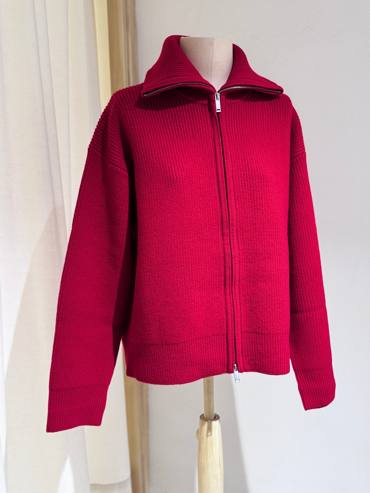 W Camioner Sandos Merino Wool Rib STUDIO NICHOLSON Crimson