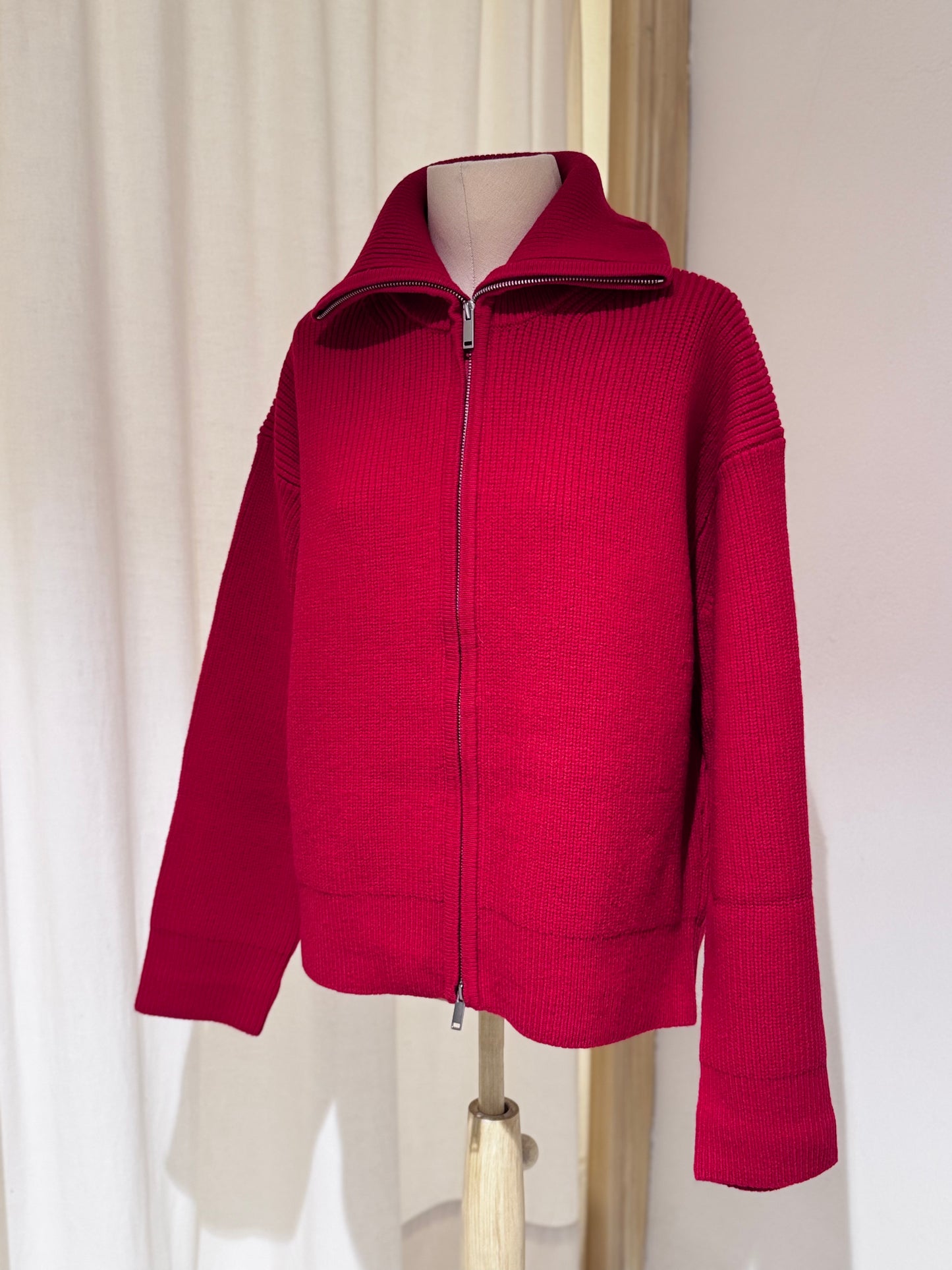W Camioner Sandos Merino Wool Rib STUDIO NICHOLSON Crimson