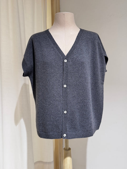 W Knitwear Gilet Over MA RY YA Dark Grey