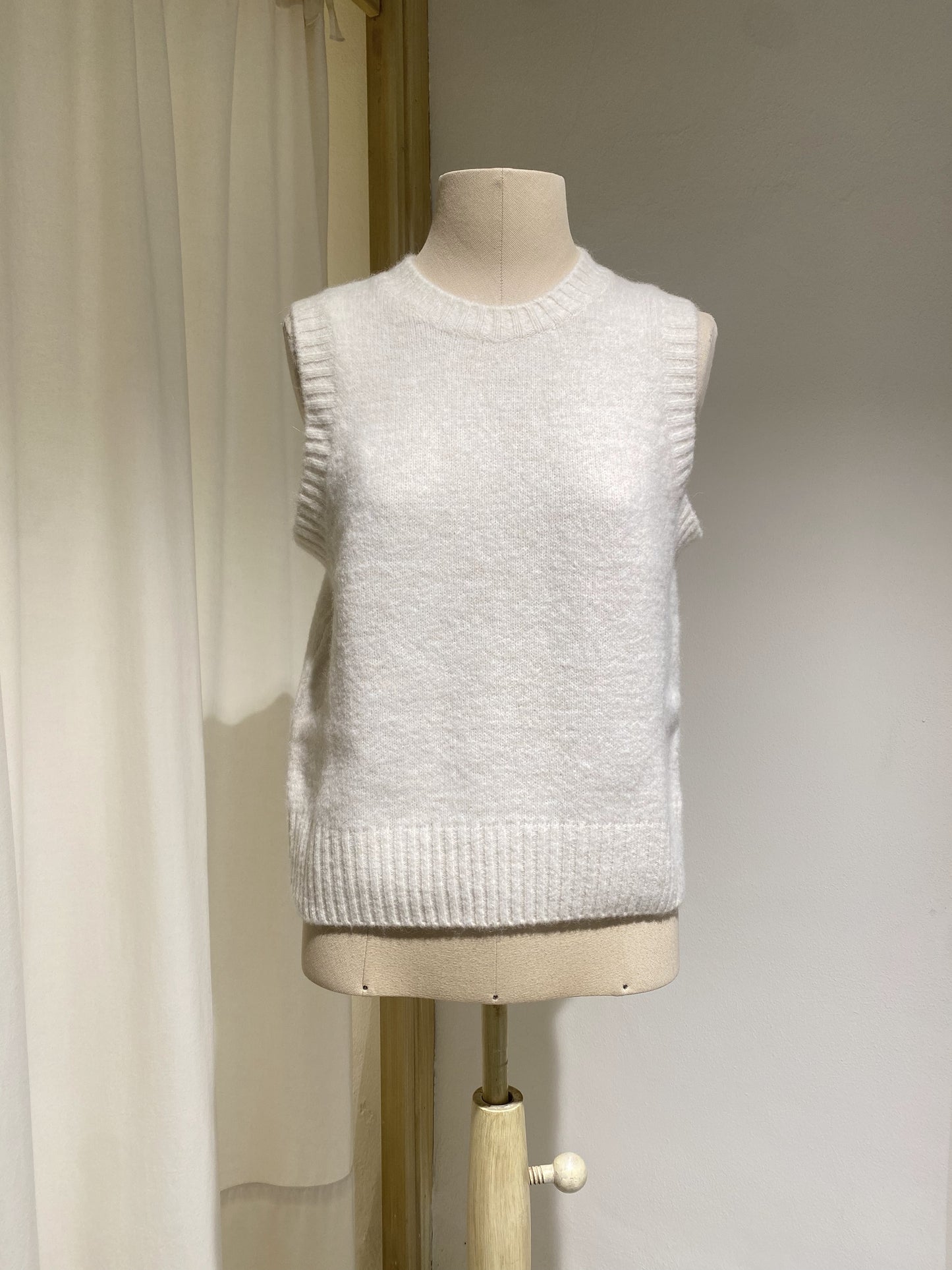 W KNIT GILET - SEOUR - MILK