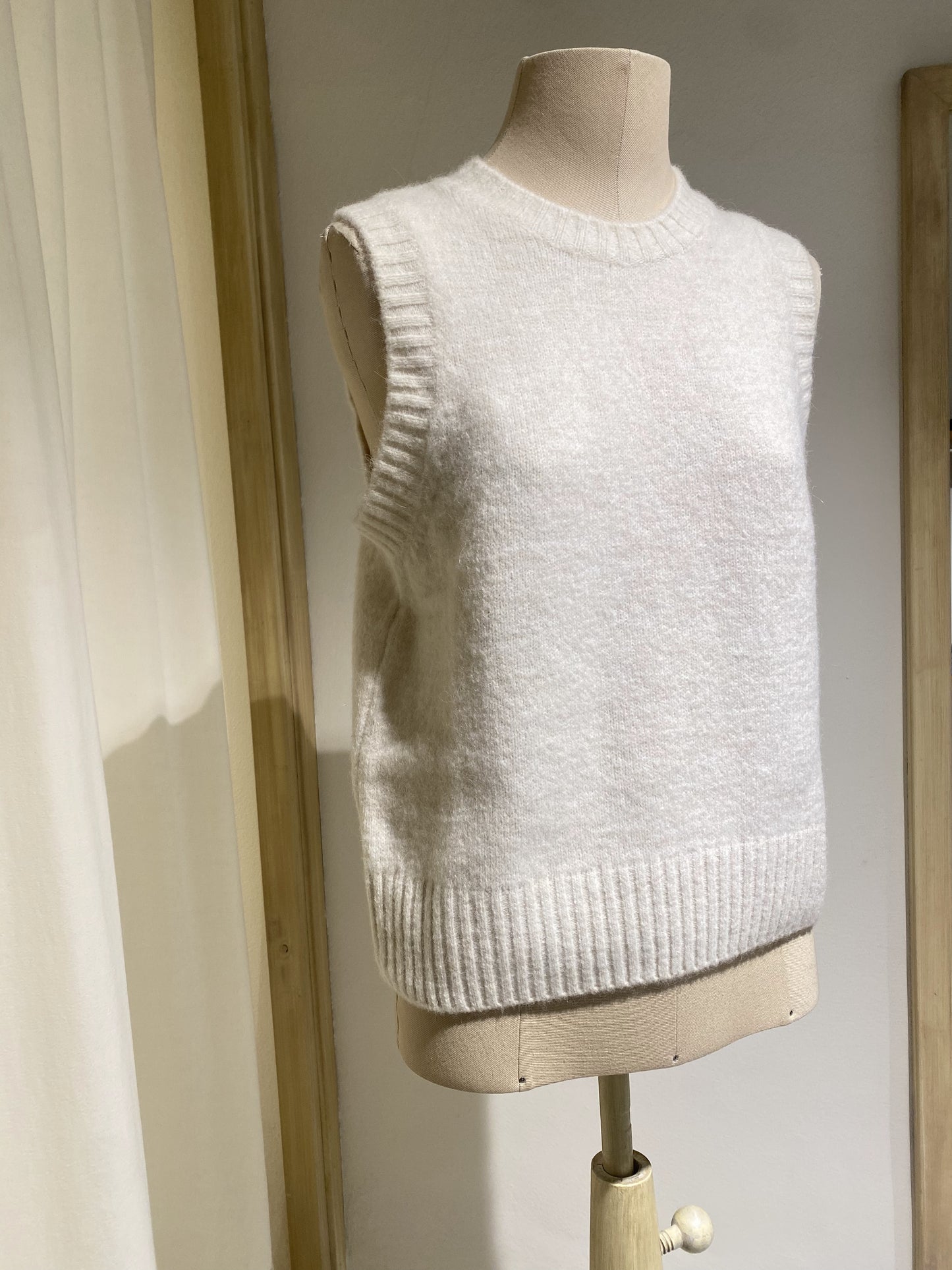 W KNIT GILET - SEOUR - MILK