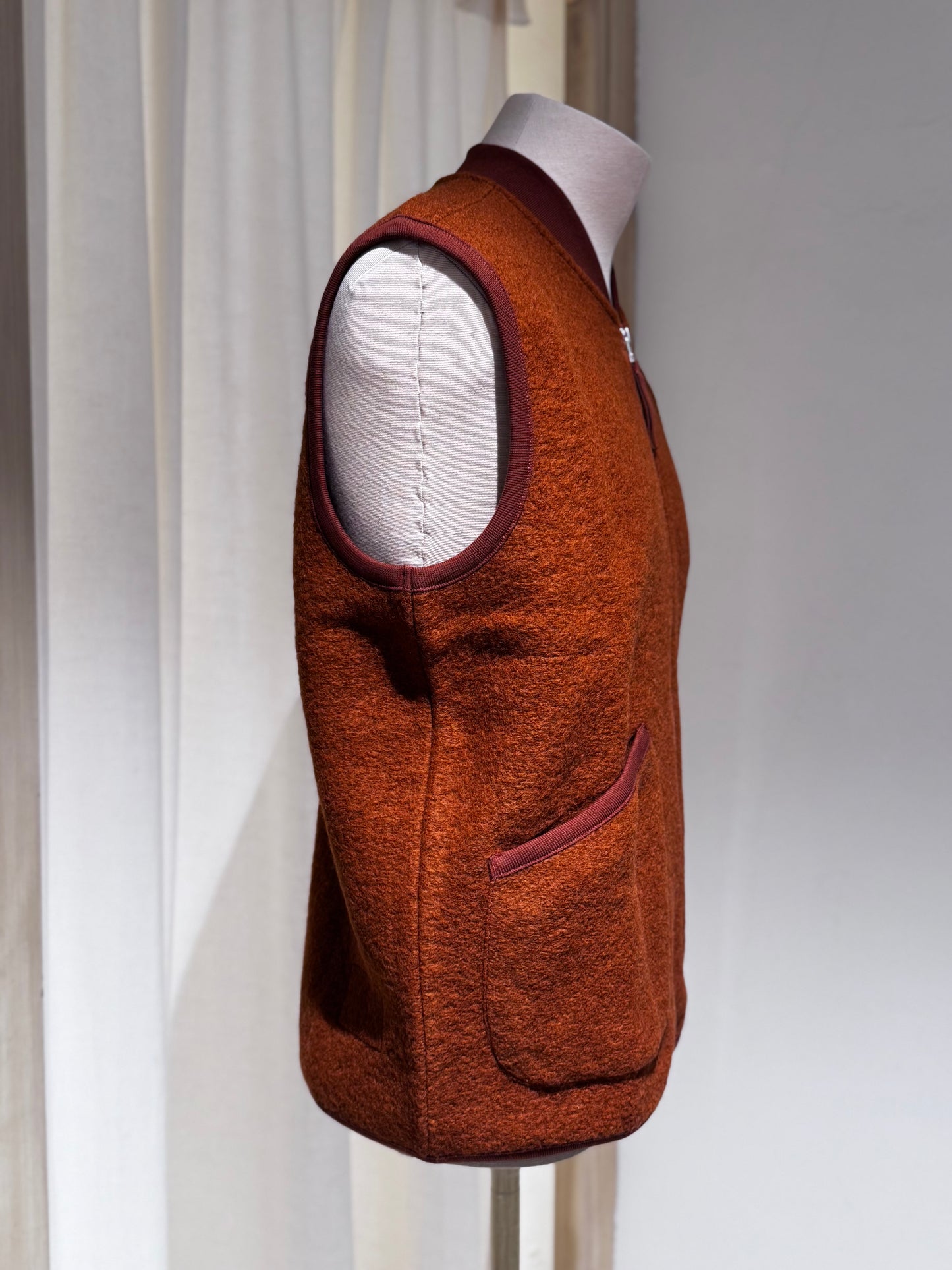 M Rust Wool Fleece Zip Waistcoat UNIVERSAL WORKS - Rust