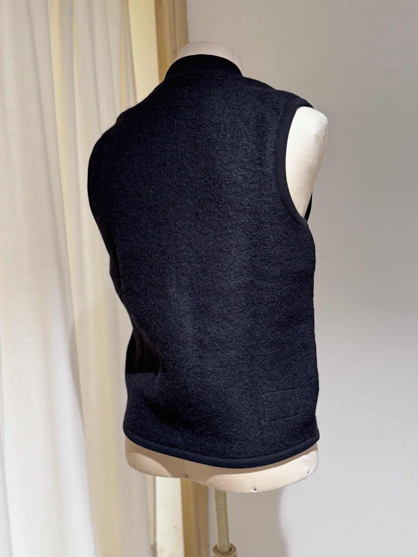 M Rust Wool Fleece Zip Waistcoat UNIVERSAL WORKS - Black