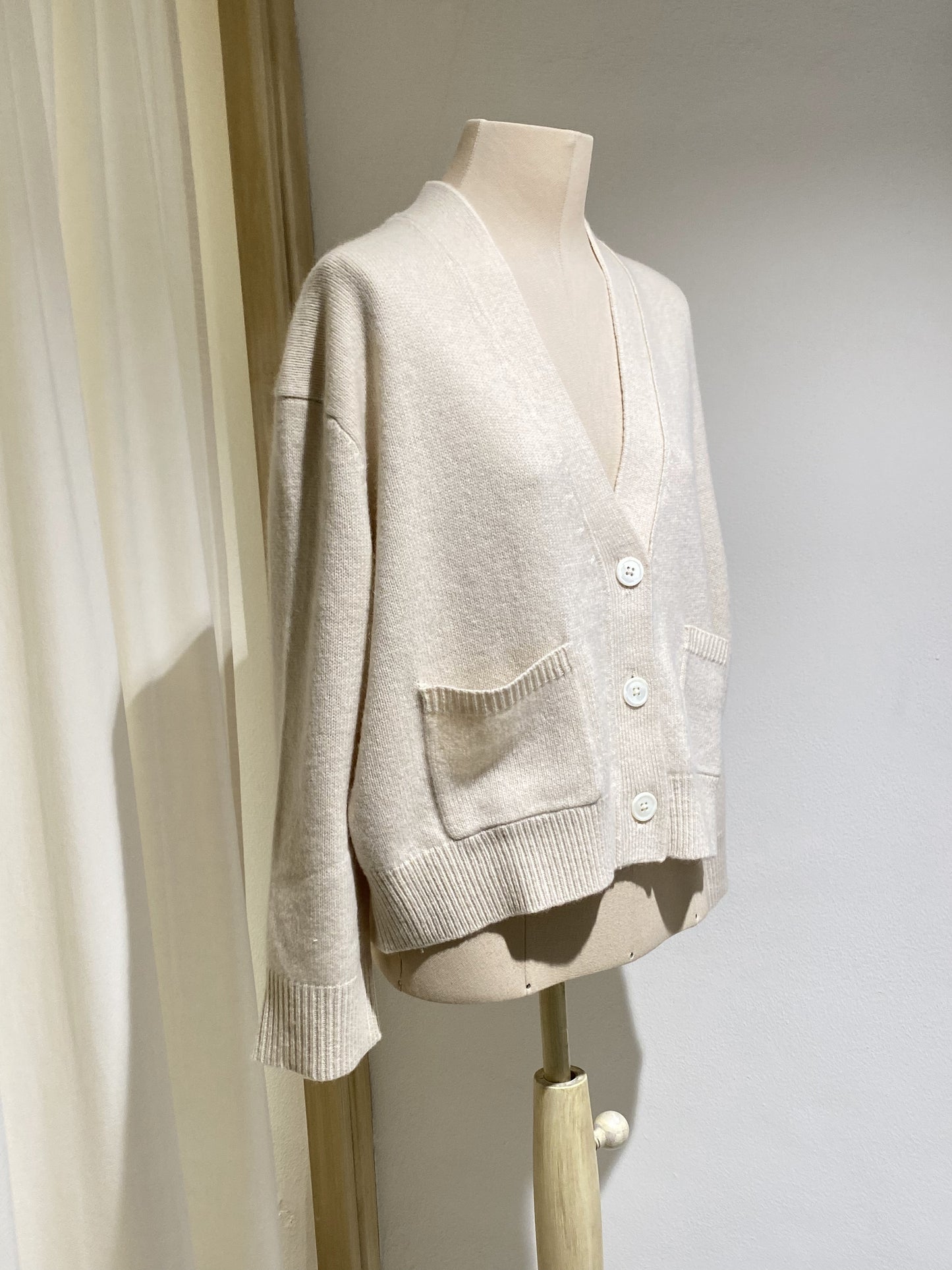 W GADDIN CARDIGAN - BELLEROSE - WHISPER