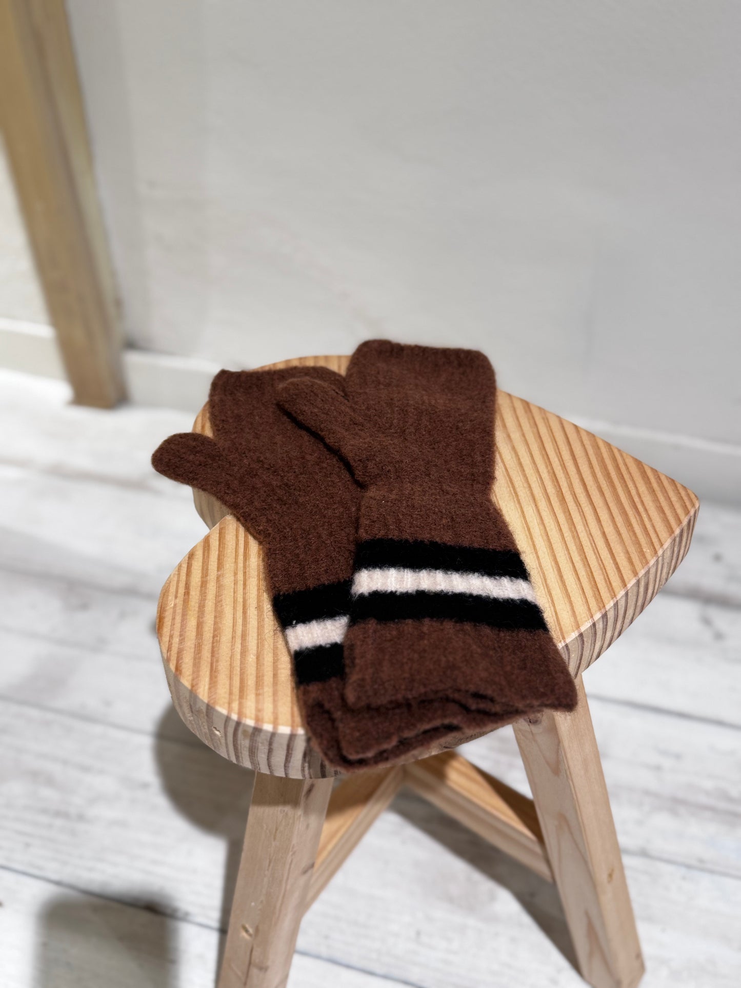 W Dercam fingerless mittens - BELLEROSE - Bison Brown