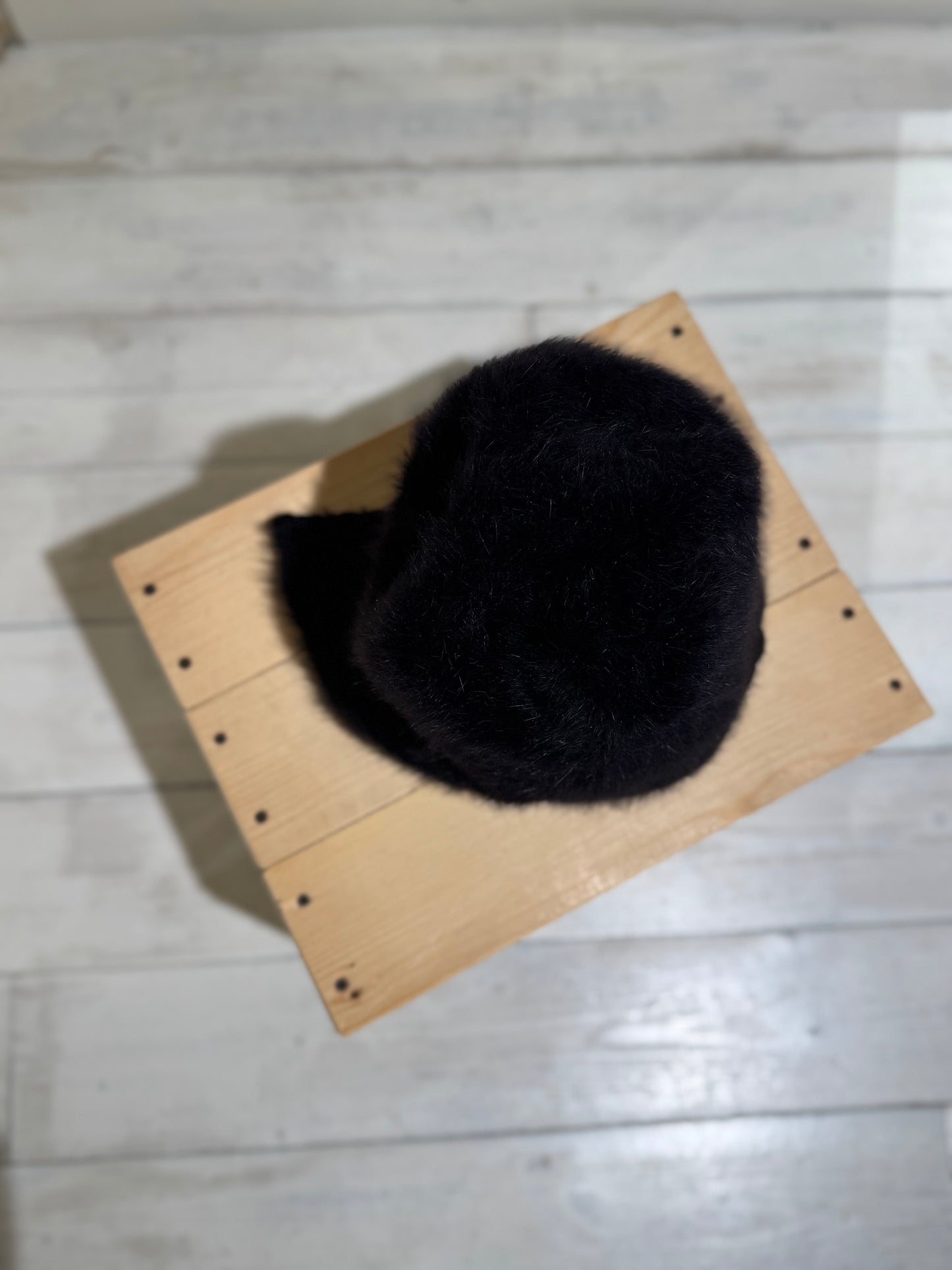 W Woody Angora Hat - YESEY - Black