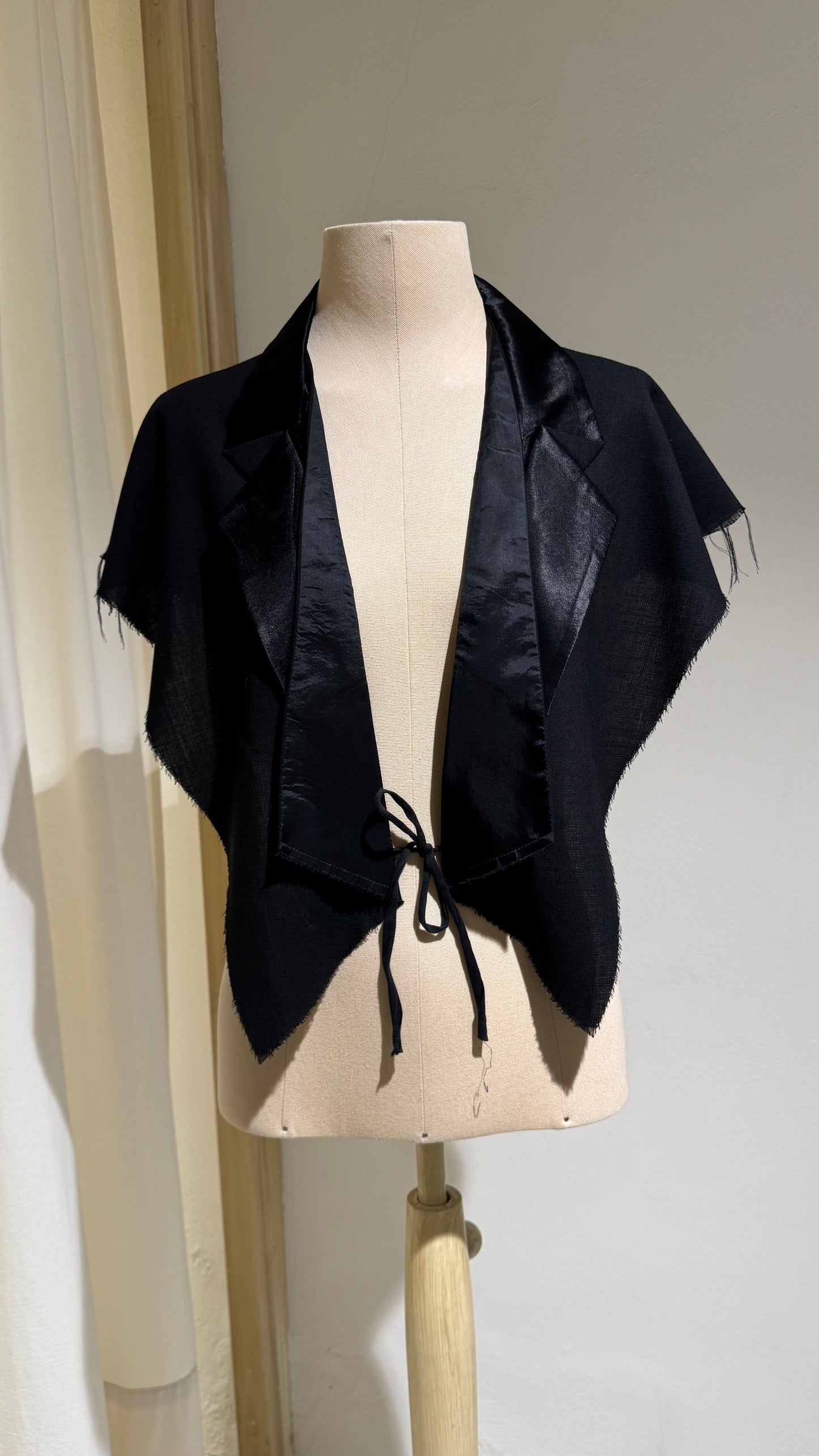 W - Gilet - MAISON MARGIELA ARTISANAL Collection S/S 2002 - Black
