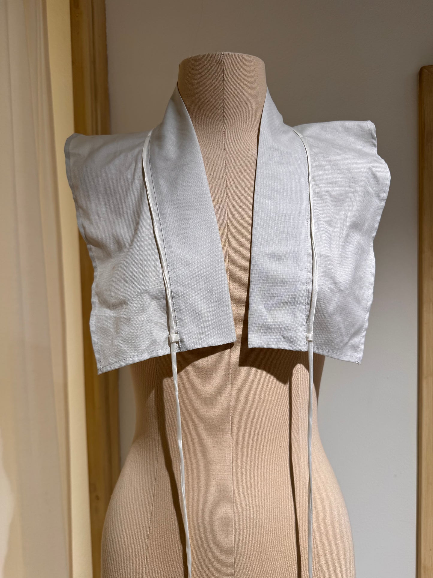 W - Neck - MAISON MARGIELA ARTISANAL Collection 2000/2002 - Pale Grey