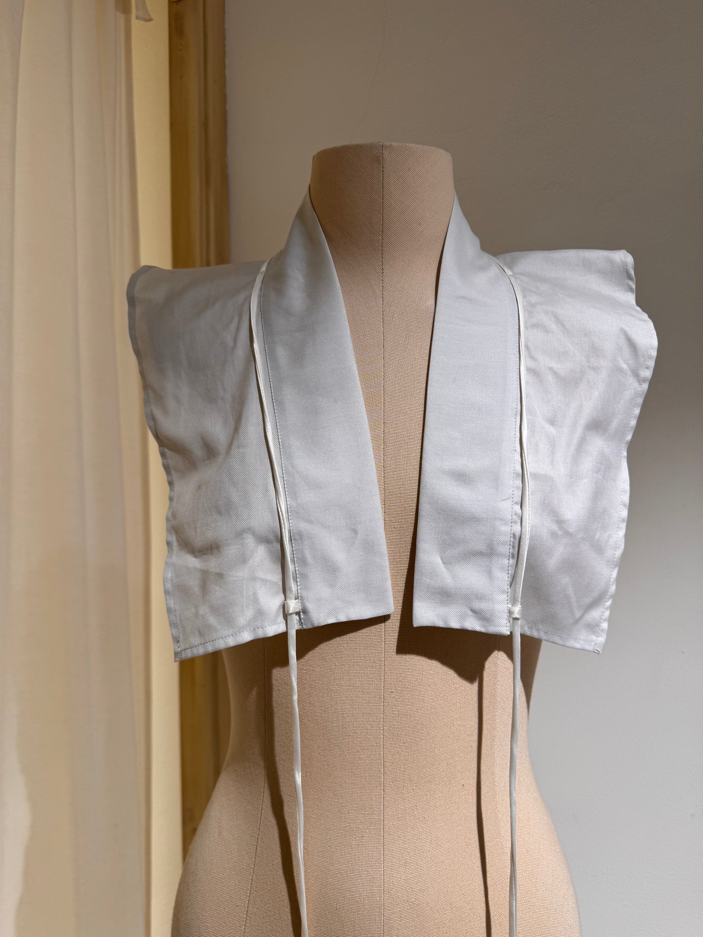 W - Neck - MAISON MARGIELA ARTISANAL Collection 2000/2002 - Pale Grey