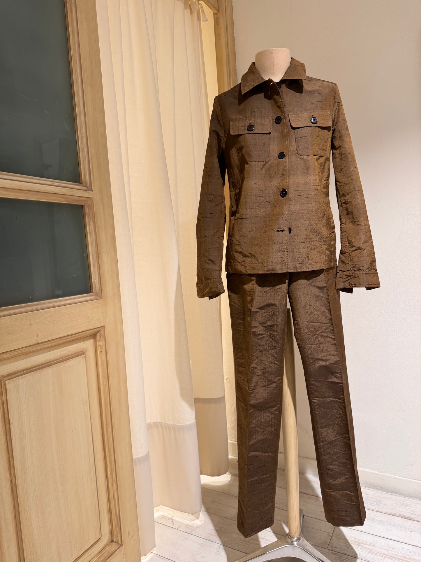 W - Woman Suit - G GIGLI - Year: 1988/9 - Hezelnut