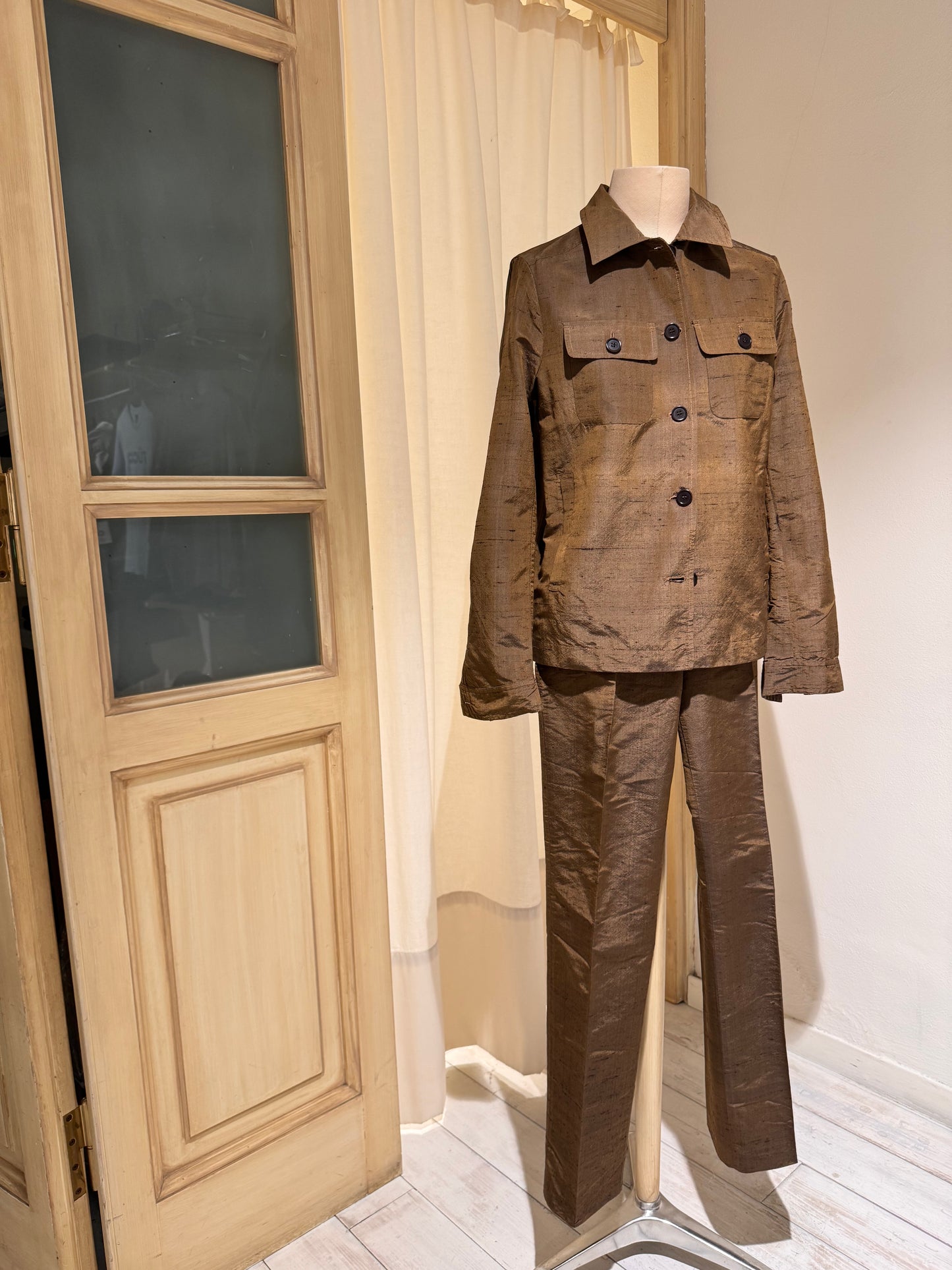 W - Woman Suit - G GIGLI - Year: 1988/9 - Hezelnut