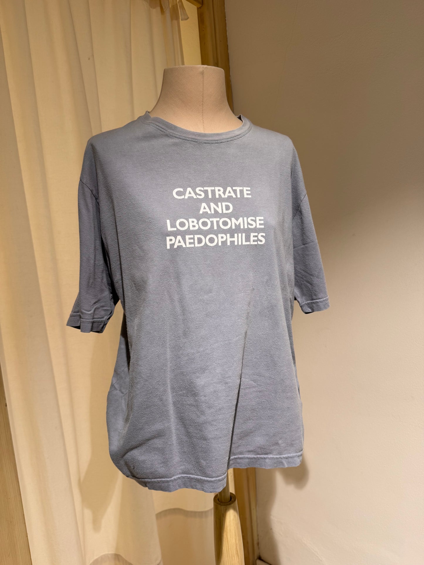 M&W - T-Shirt "Castrate" - KATHARINE HAMNET - Year 90's - Light Grey
