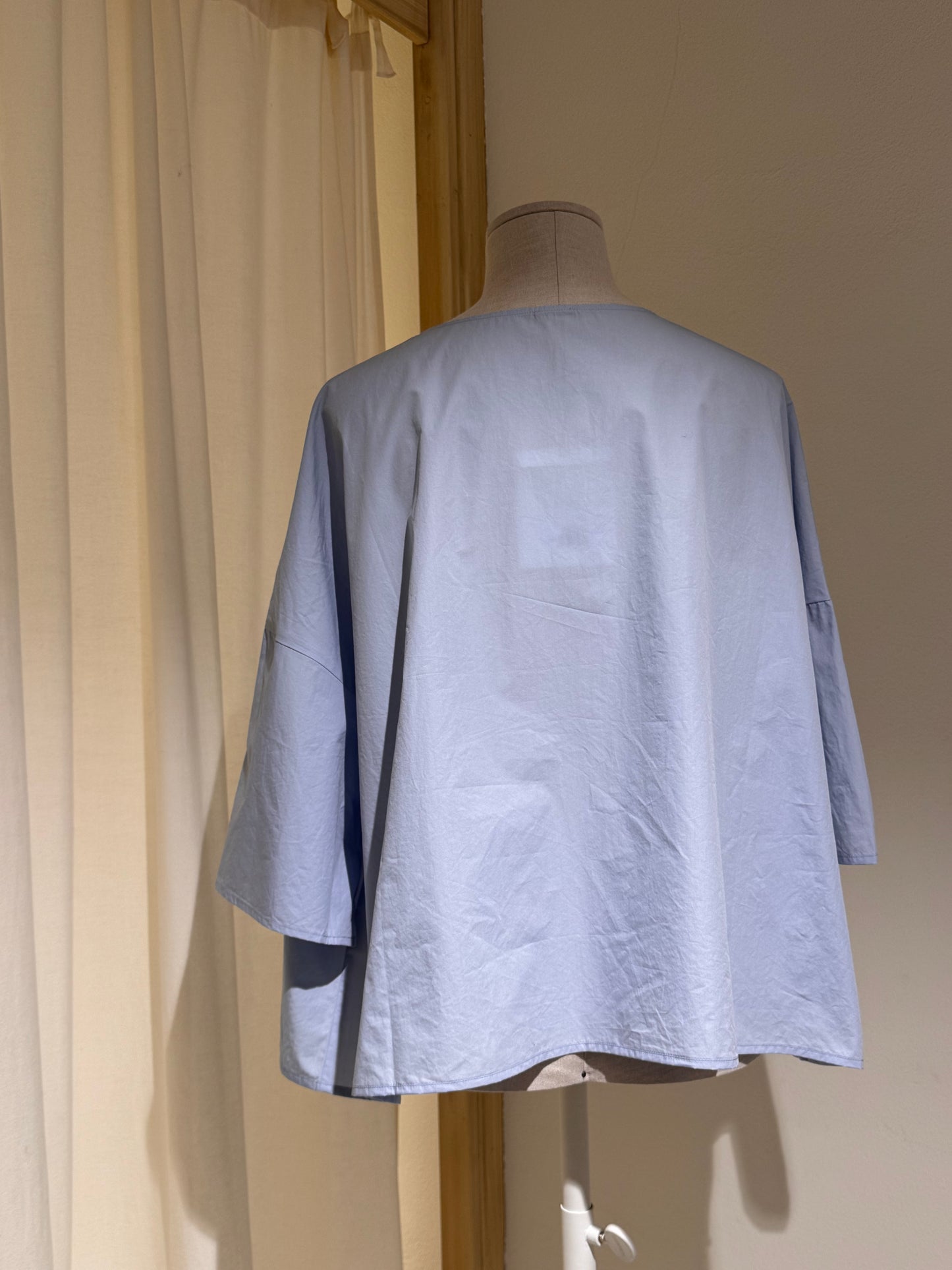 W BLOUSA - APUNTOB - Delicate Light Blue