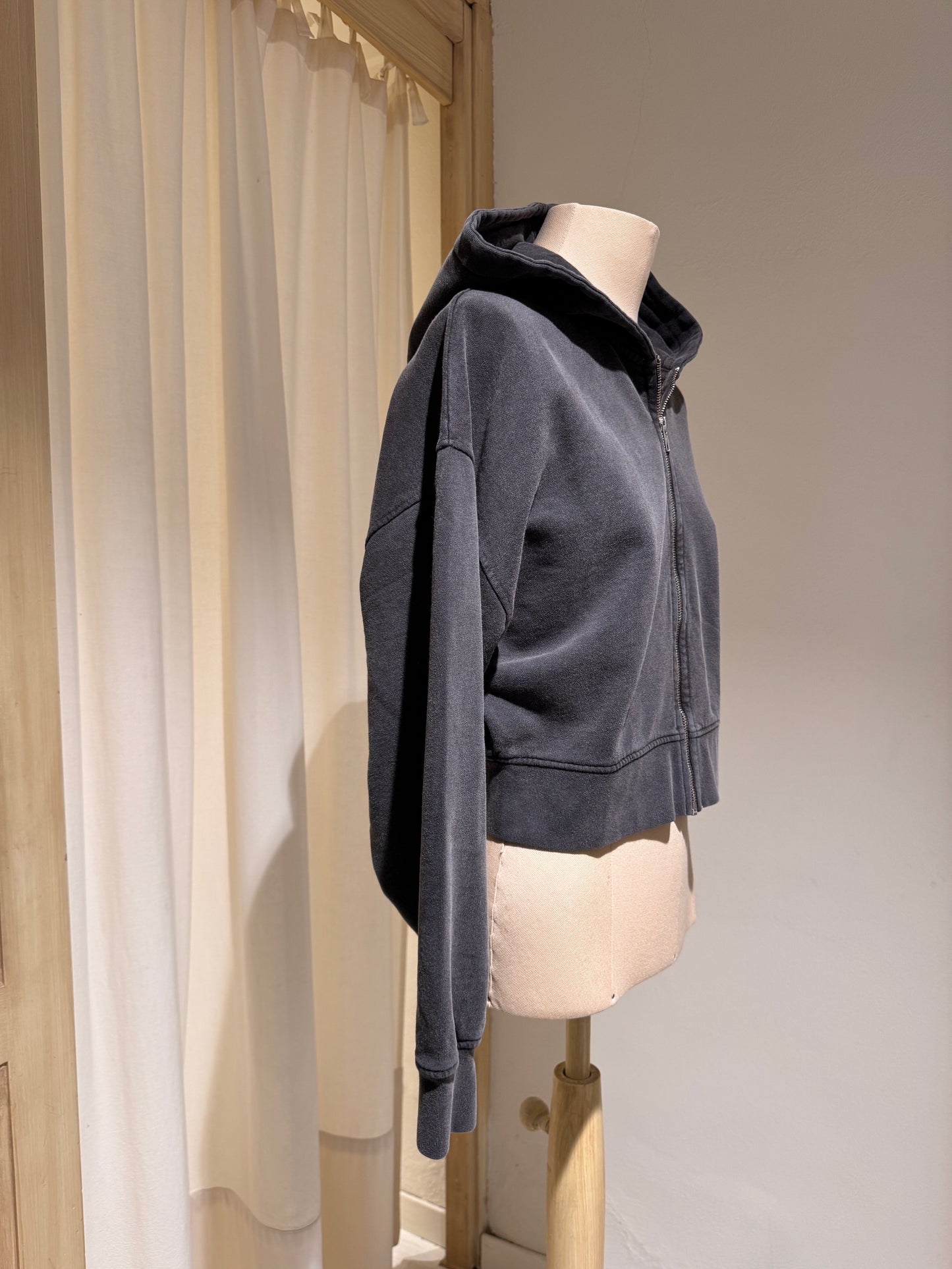 W - Organic Crop Zip Hood - COLORFUL STANDARD Faded Black